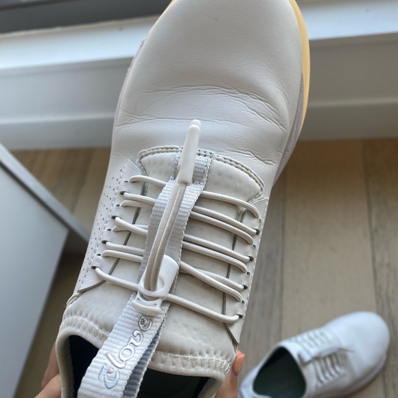 Women’s Clove Nursing Shoes - Picture 7 of 10